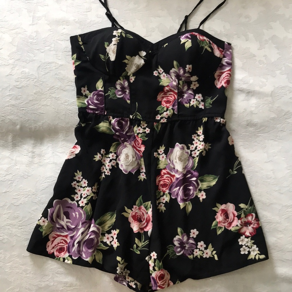 Floral Romper Size M